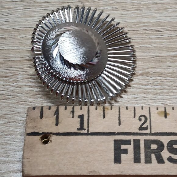 Vintage 1970s West Germany Silver Tone Round Scarf Clip #6 - Picture 4 of 10